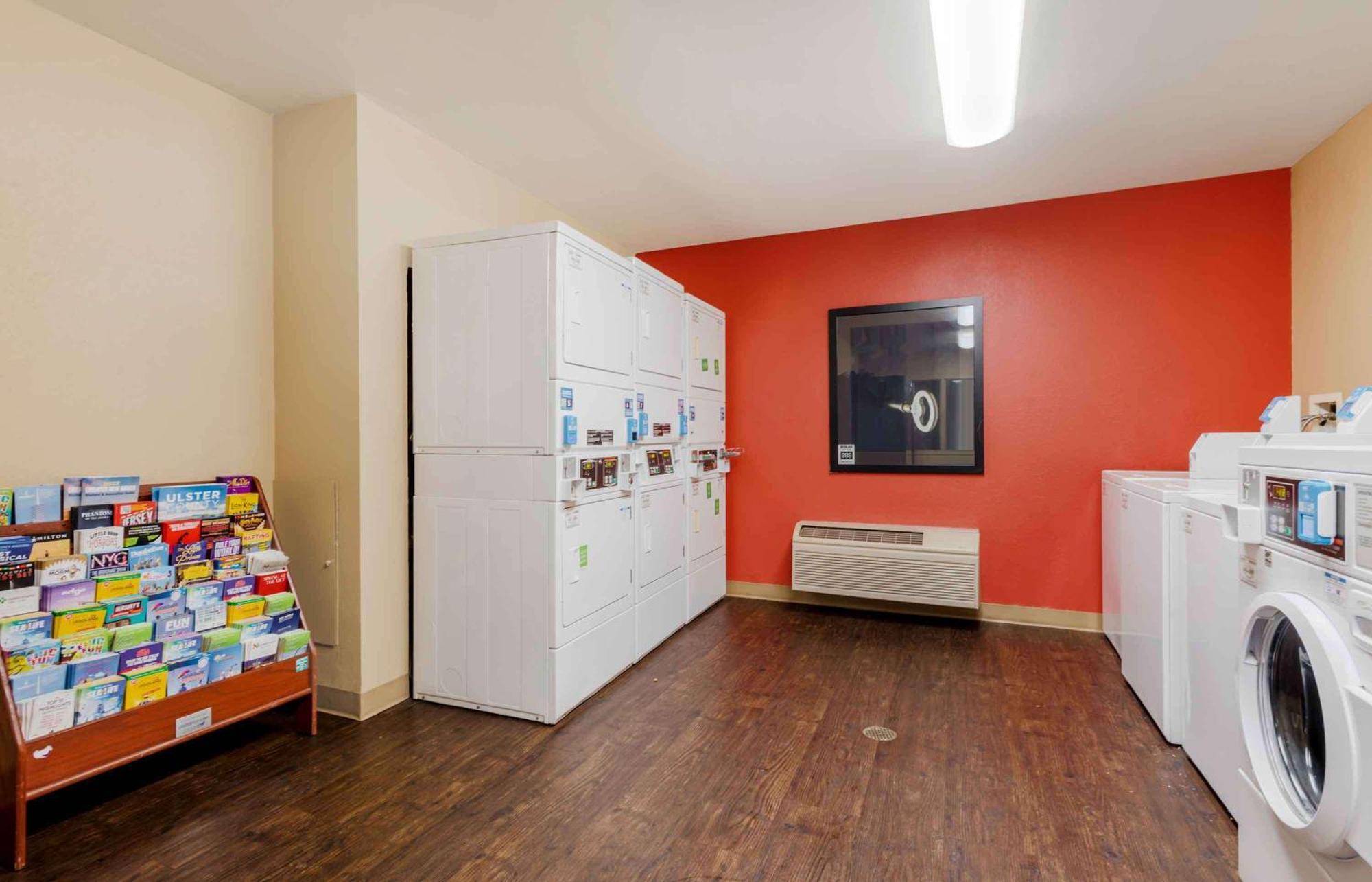Extended Stay America Suites - Elizabeth - Newark Airport Экстерьер фото